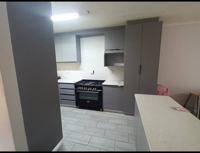 3 BEDROOM SIMPLEX FOR SALE IN ESCOMBE